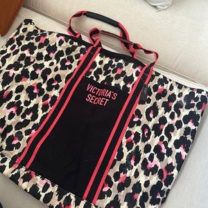 BNWT Victoria secret cheetah bag